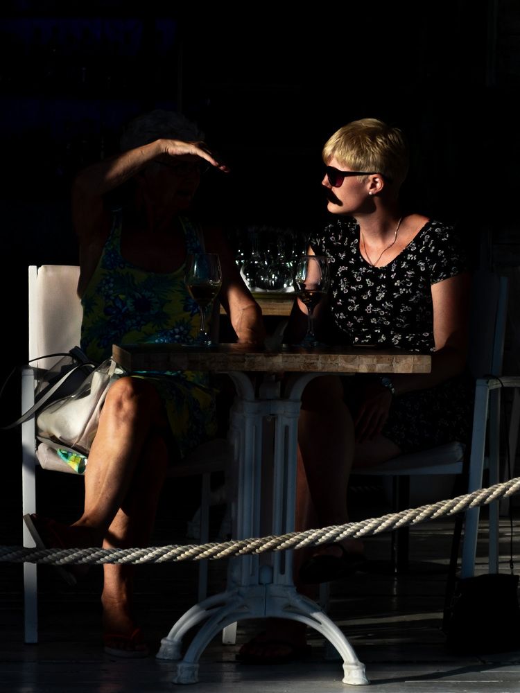 Moustache un the dark