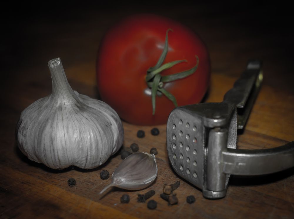 Натюрмот с чесноком