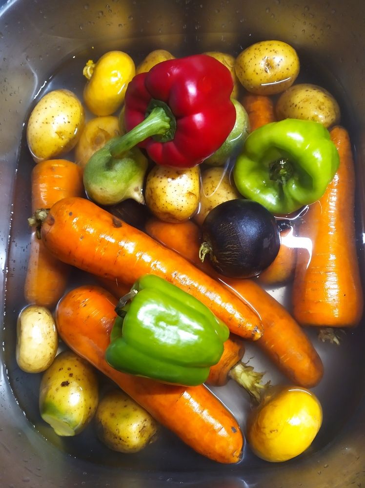 натюрморт из мокрых овощей