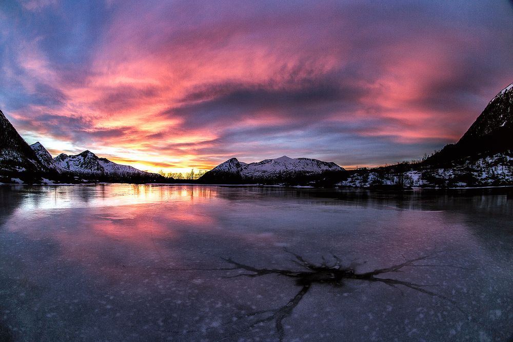 Norvežskij zakat v Tromse.