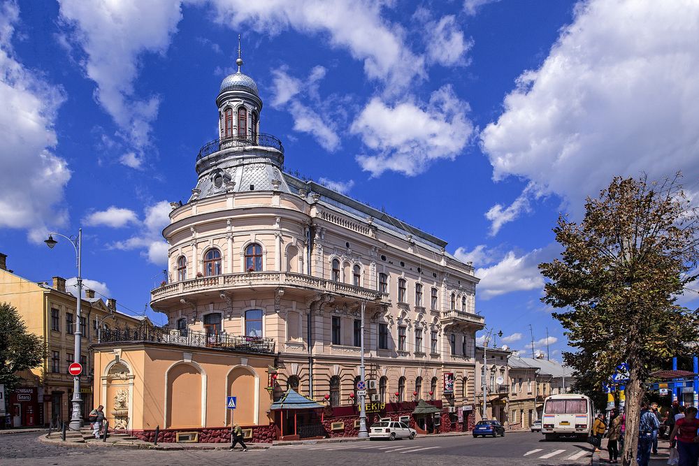 Черновцы. Дом корабль.