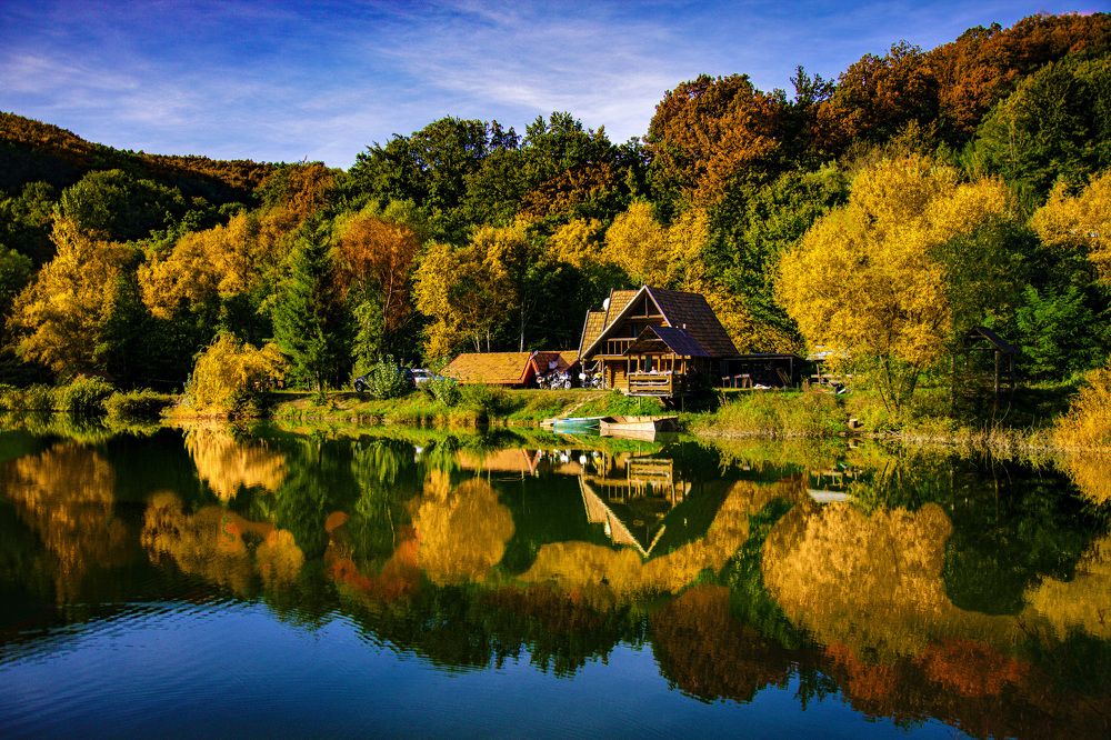 «Осенняя пора, очей очарованье…»