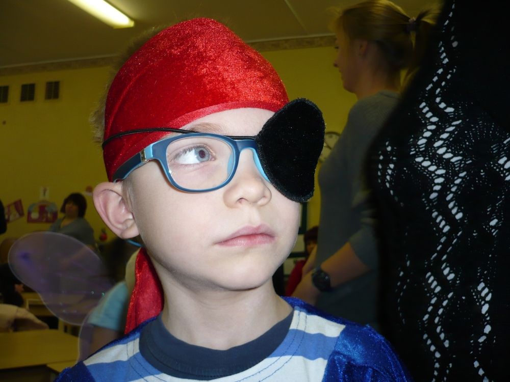 Пират и женская грудь