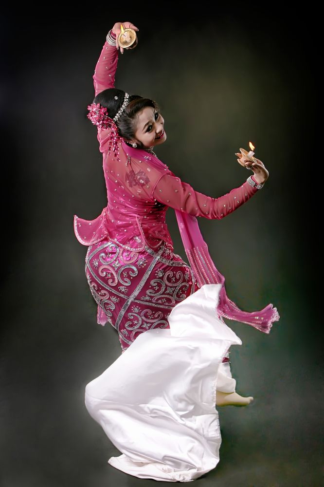 Burmese dance