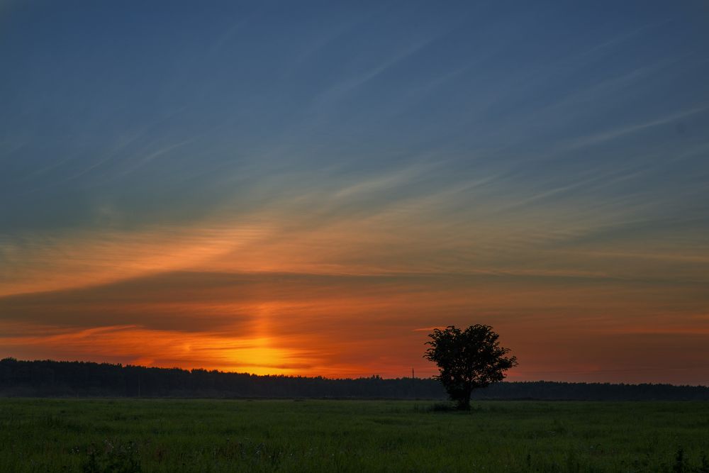 Яркий закат в августе