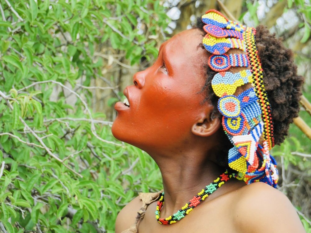 Взгляд надежды. Девушка племени бушменов, Намибия