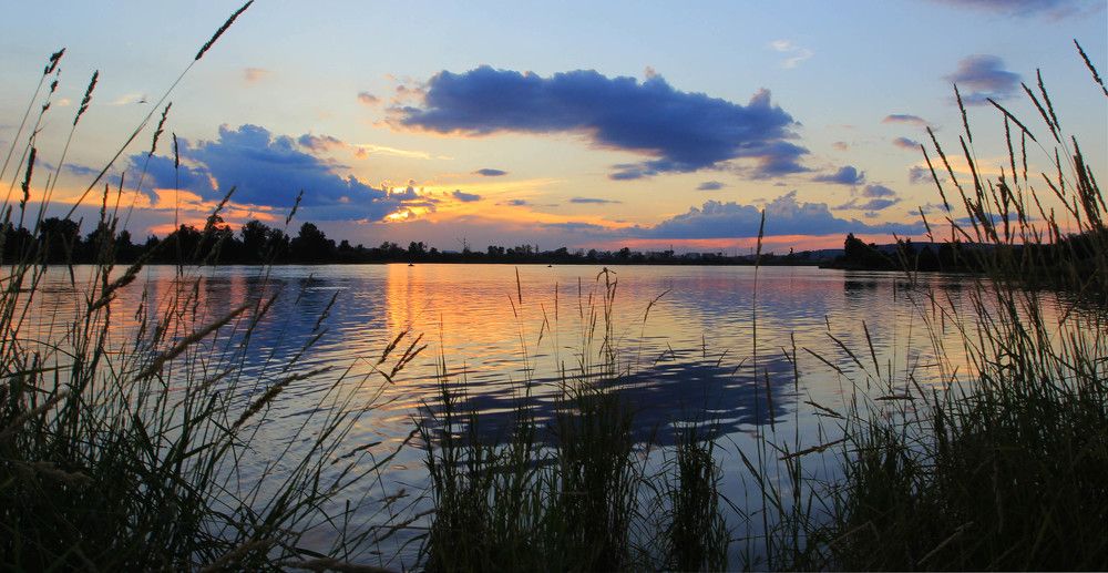 Sunset on the lake. Irkutsk.