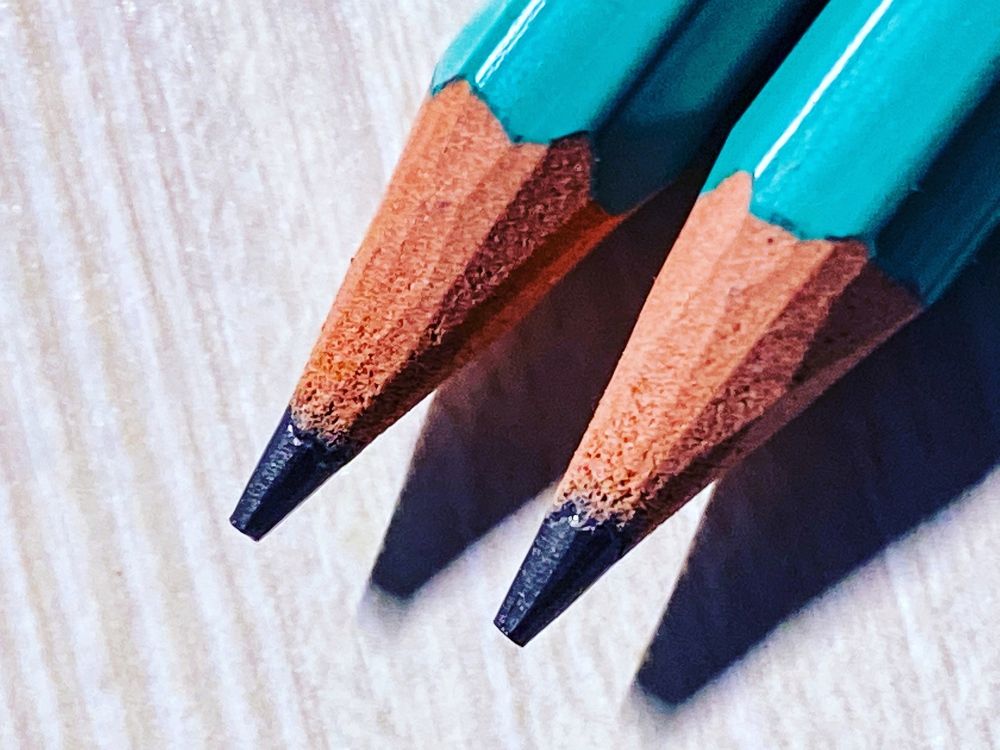 Карандаши и тени