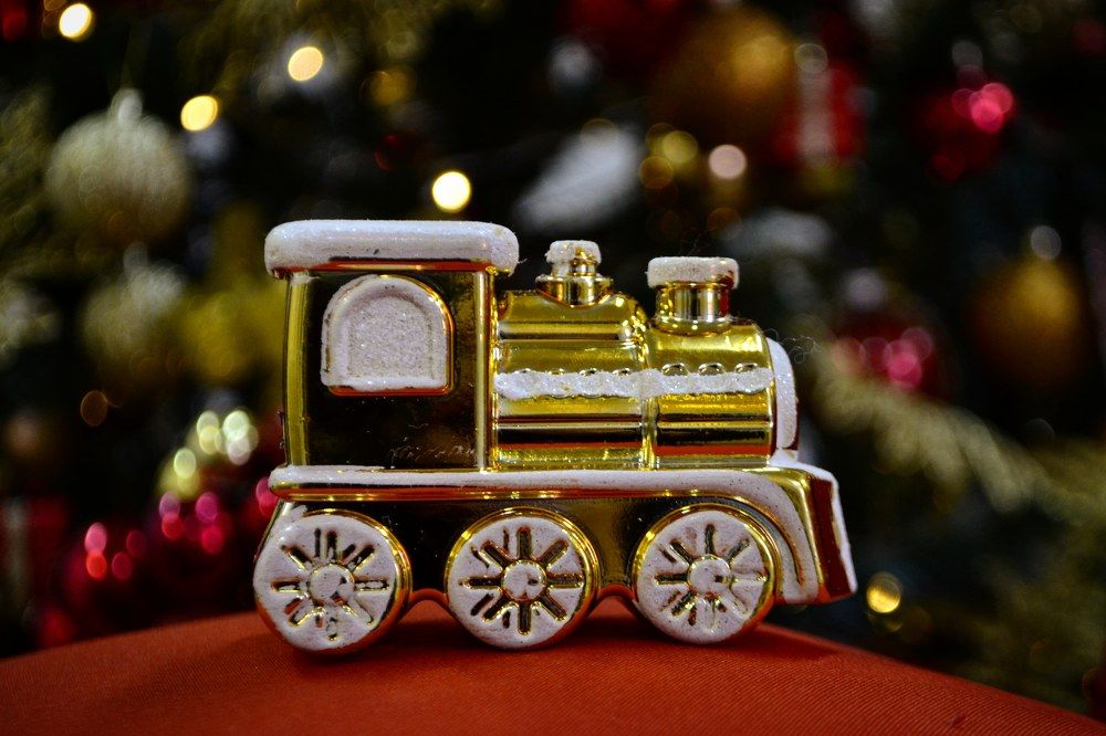 золотой паровоз