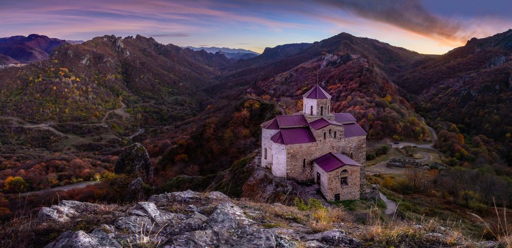 Храм в горах