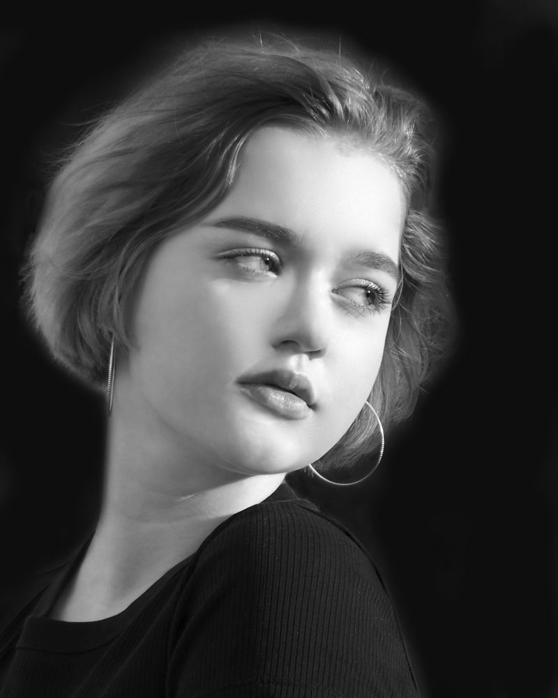 Очаровательная незнакомка.   Charming stranger .