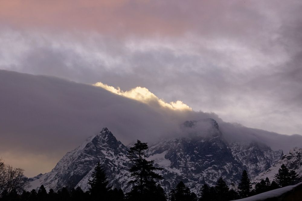 Между небом и землею