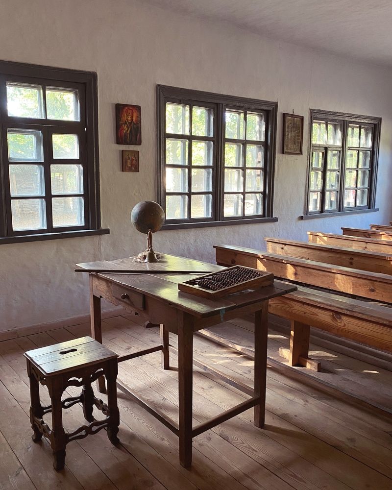 Shadow light in the classroom