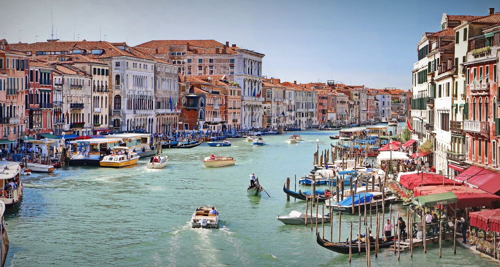 Яркие краски улиц Венеции.