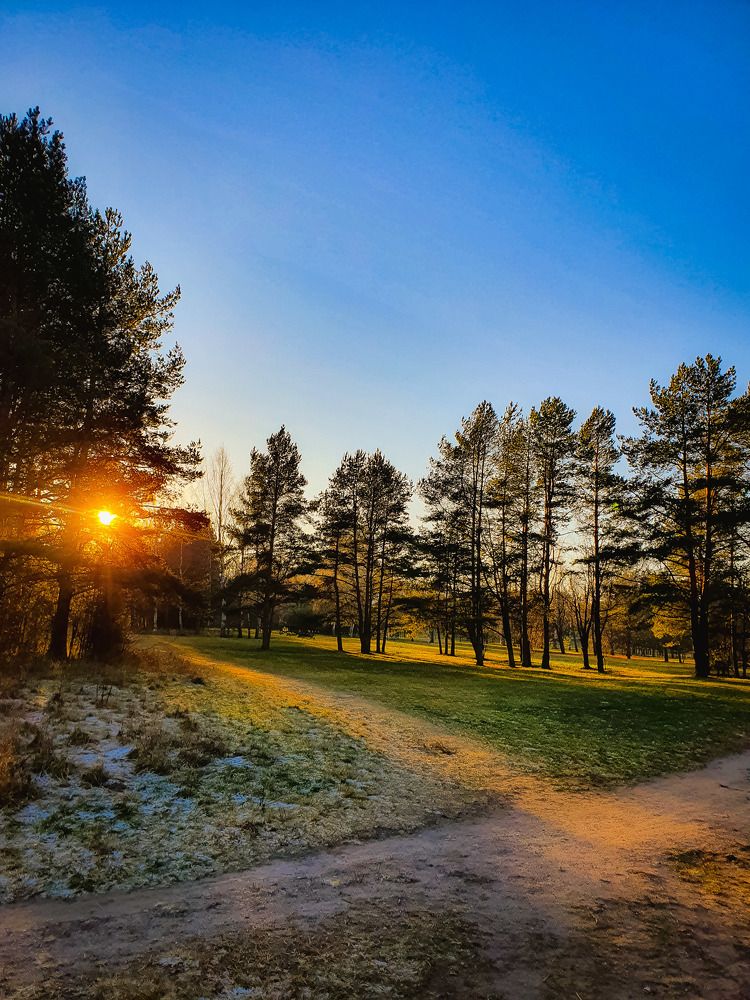 На перепутье двух дорог.