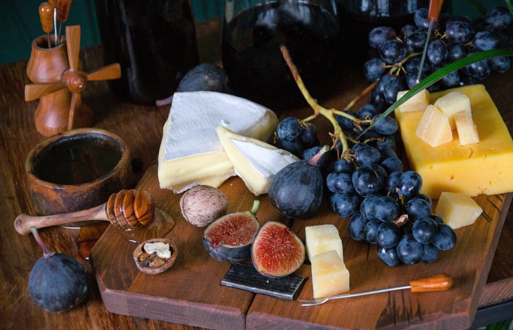 Натюрморт с виноградом