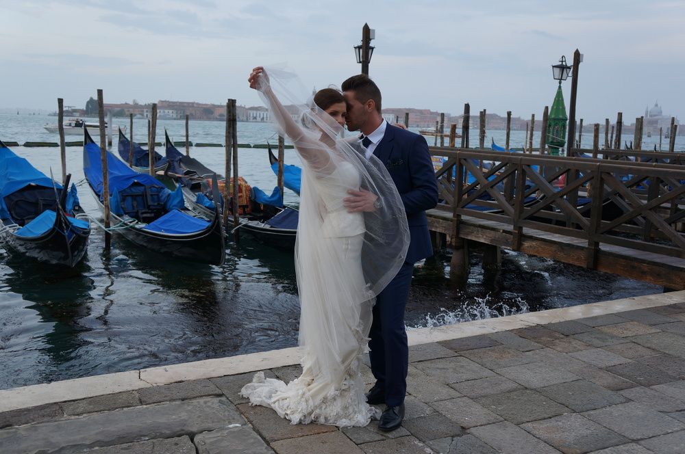 На гребне волны ....