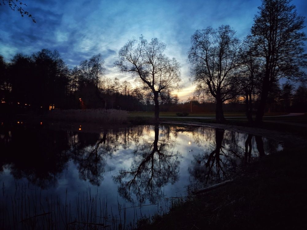 Закат на озере