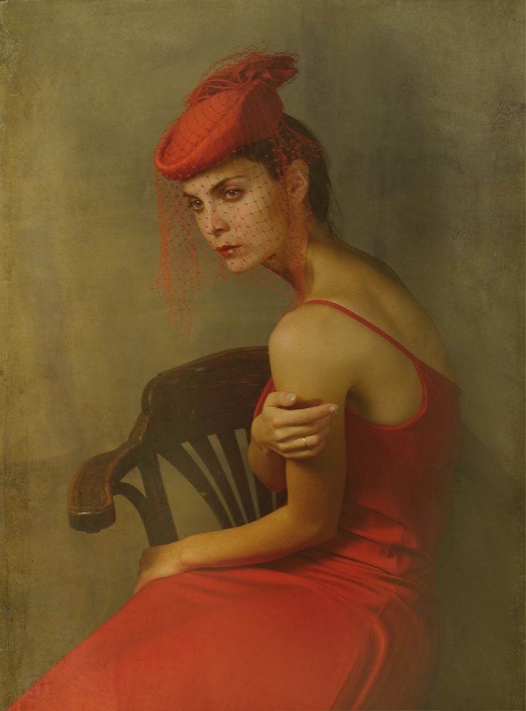 Незнакомка в красном