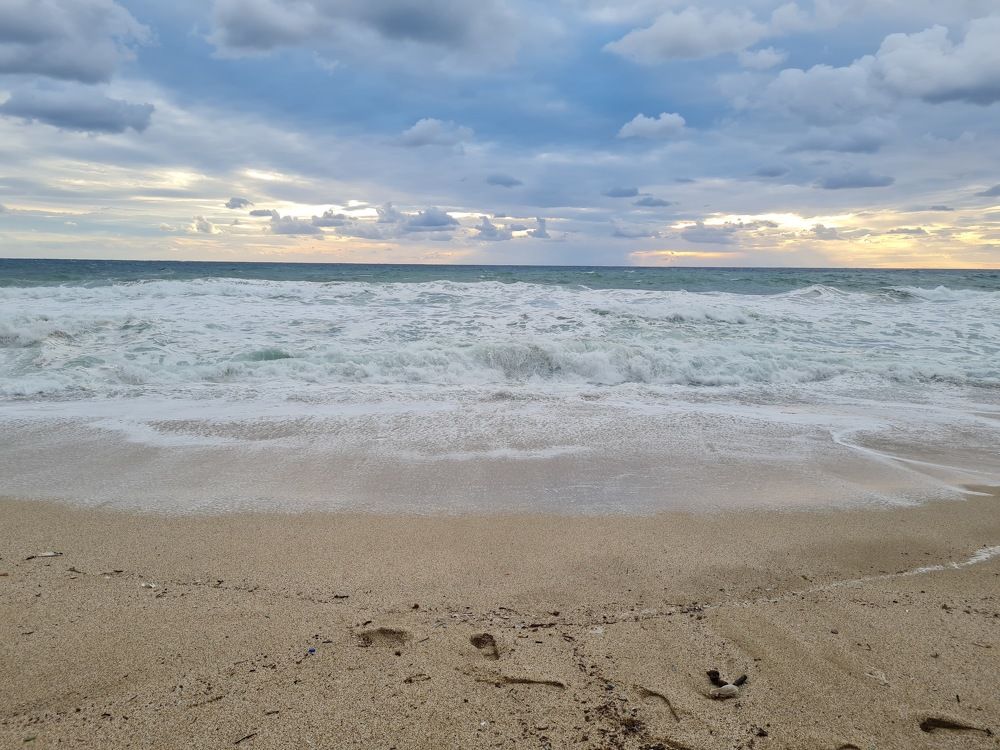 Море наступает