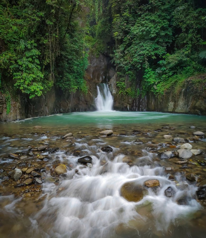 Sampuren Putih waterfall