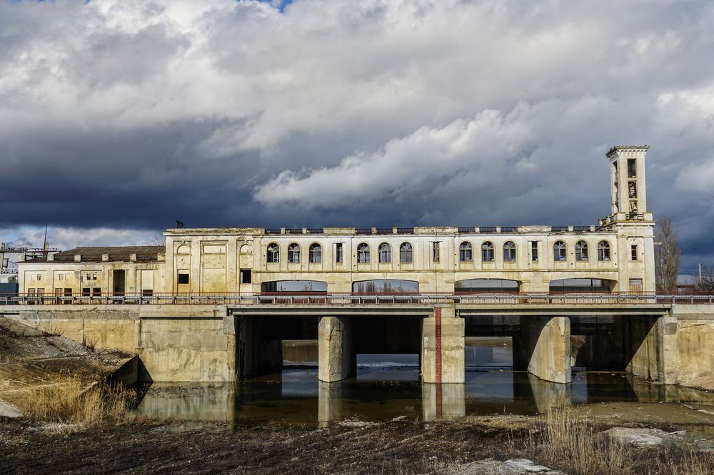 Наш паровоз вперёд летит