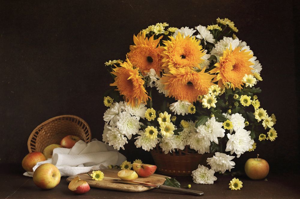 Подсолнухи и хризантемы