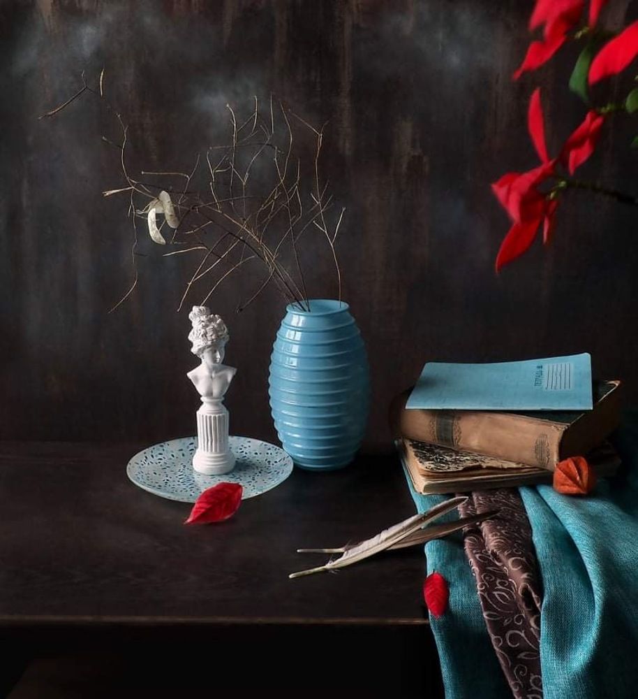 Муза прийди.