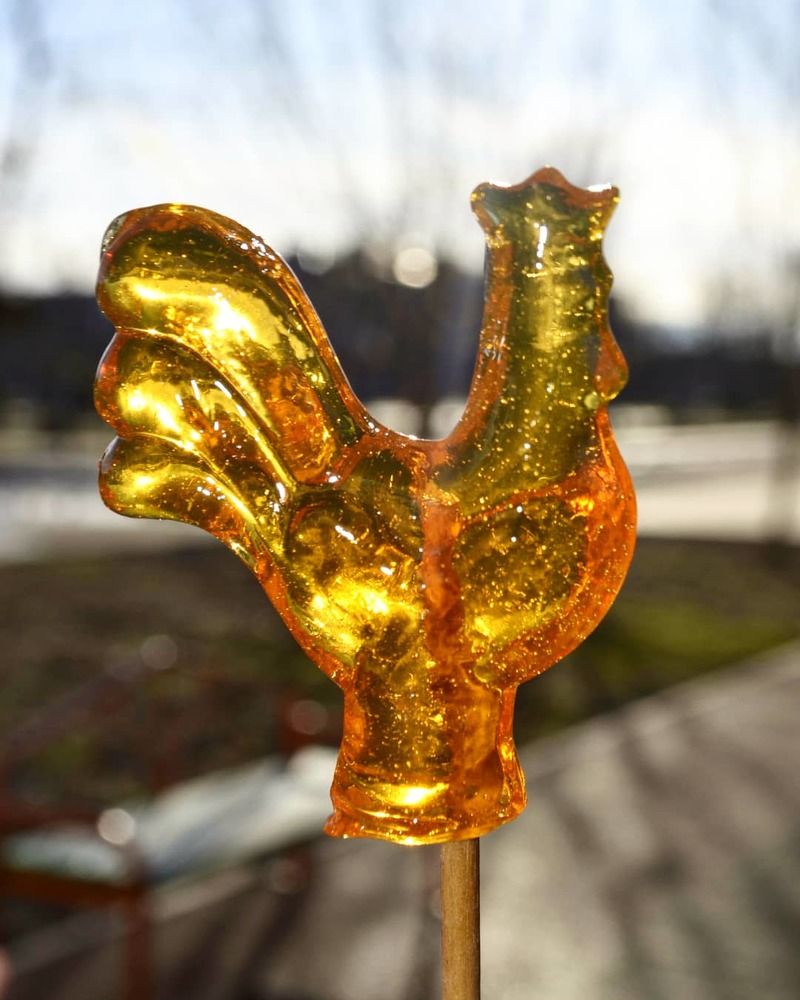 карамель на палочке