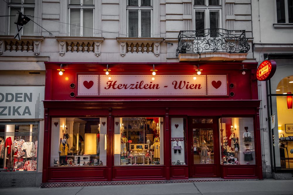 Photograph by Olasz Laszlo