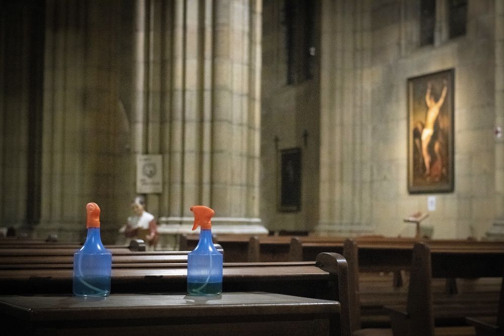 Чистые руки, как и любящее сердце помогает нам в молитве...