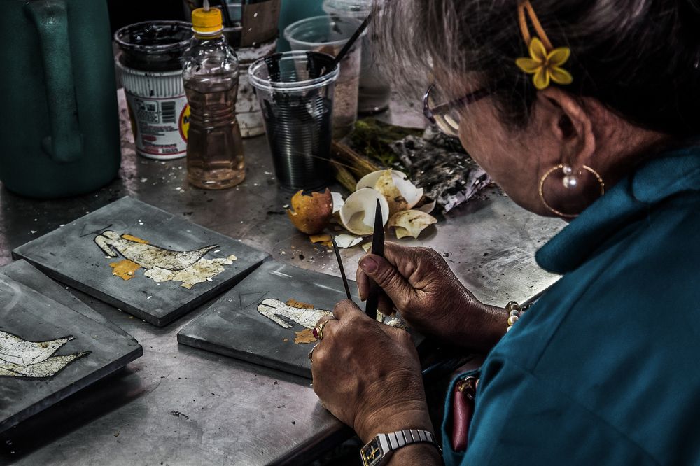 Paintings with egg shells