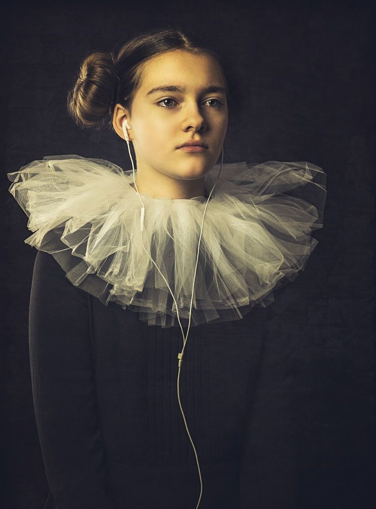 Girl with earphones:)