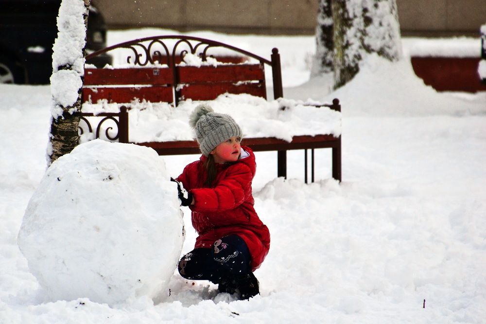 Девочка и шар