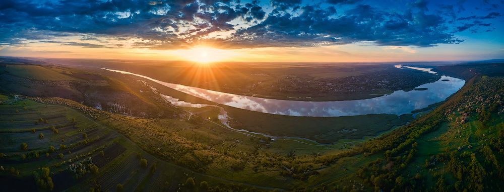 Photograph by Igor Sirbu