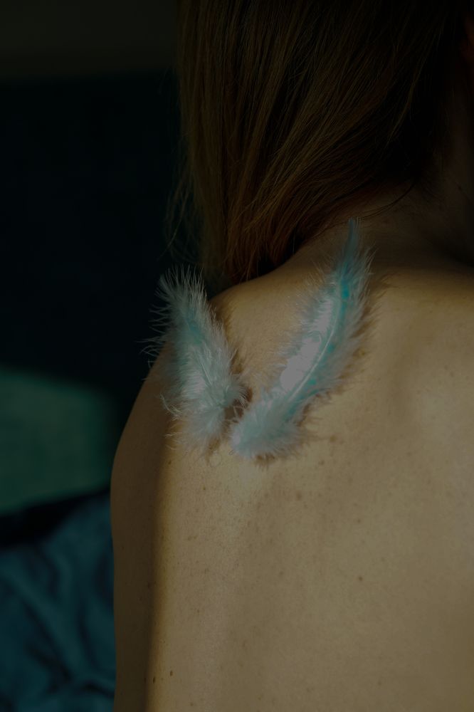 В пух и прах. To the nines