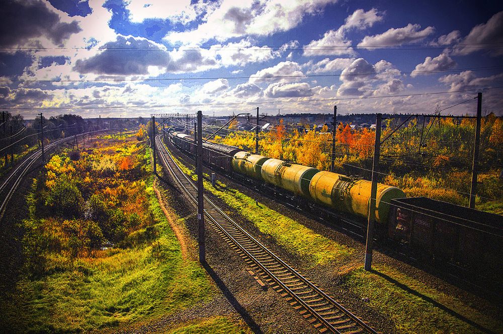 Состав убегающий в осень