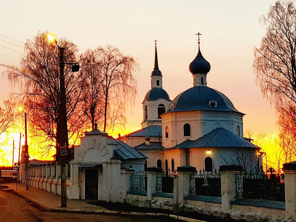 Пасхальные цвета. Храм Александра и Антонины Римских в Костроме.