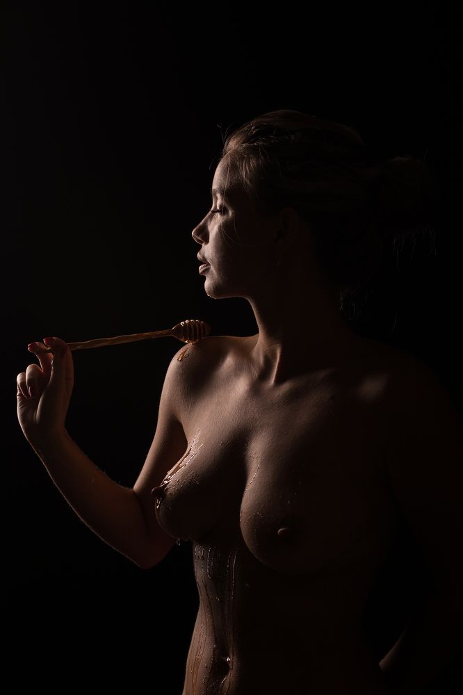 Мёдом намазано