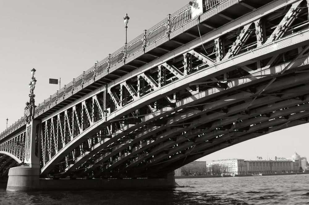 "ЛИТЕЙНЫЙ МОСТ"