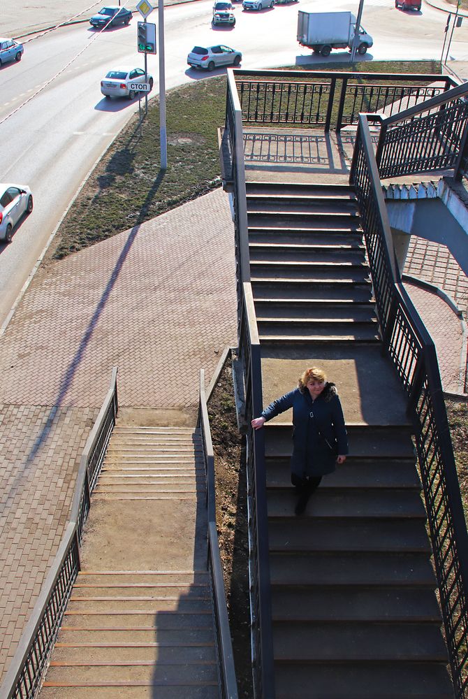 Девушка на мосту