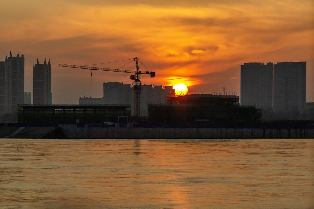 Закат на границе с Китаем.