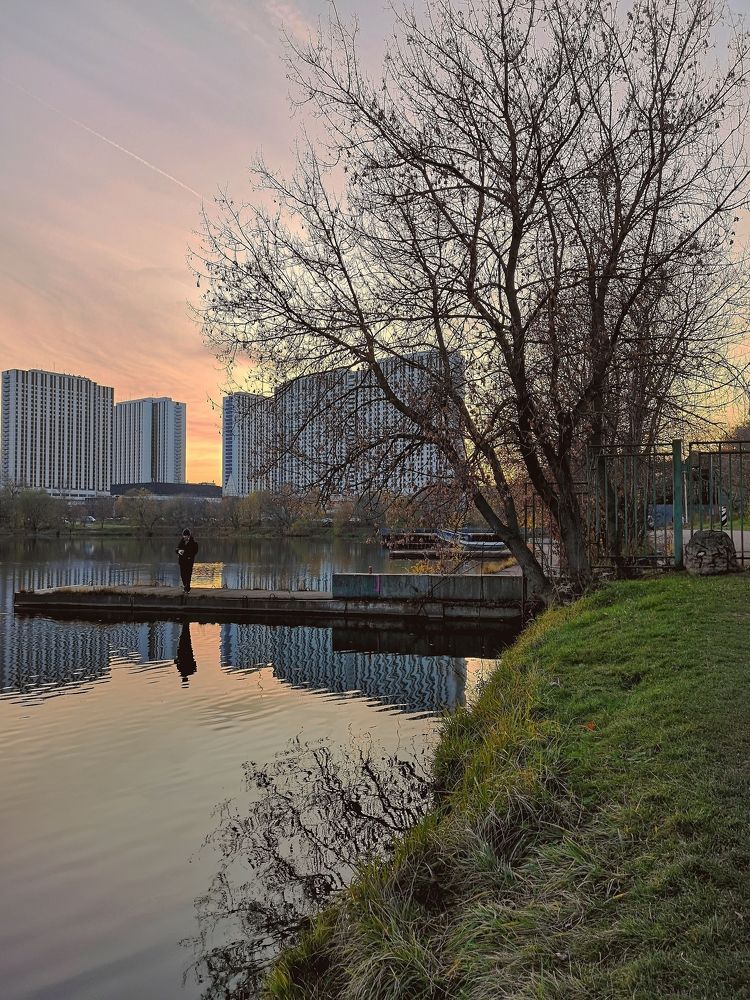 На Серебряно-Виноградном пруду...