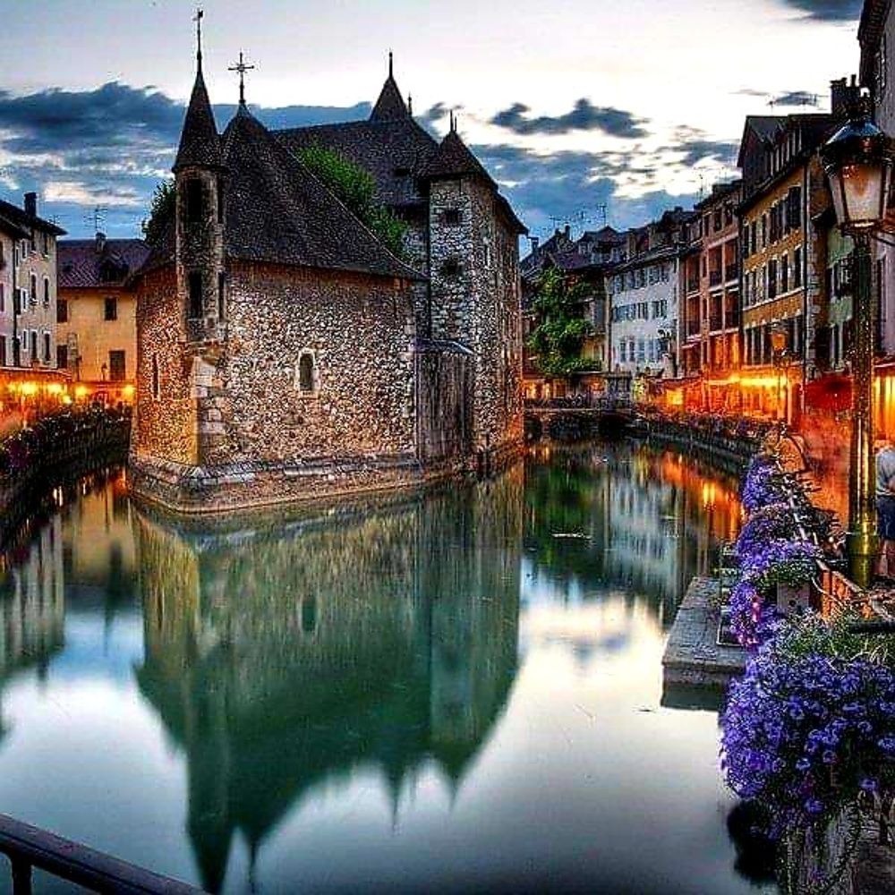 Photograph by Artur Avakov