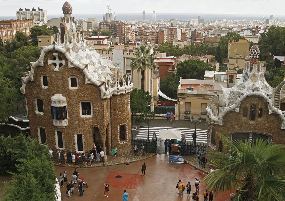 "ВИД НА БАРСЕЛОНУ ИЗ ПАРКА ГУЭЛЬ"