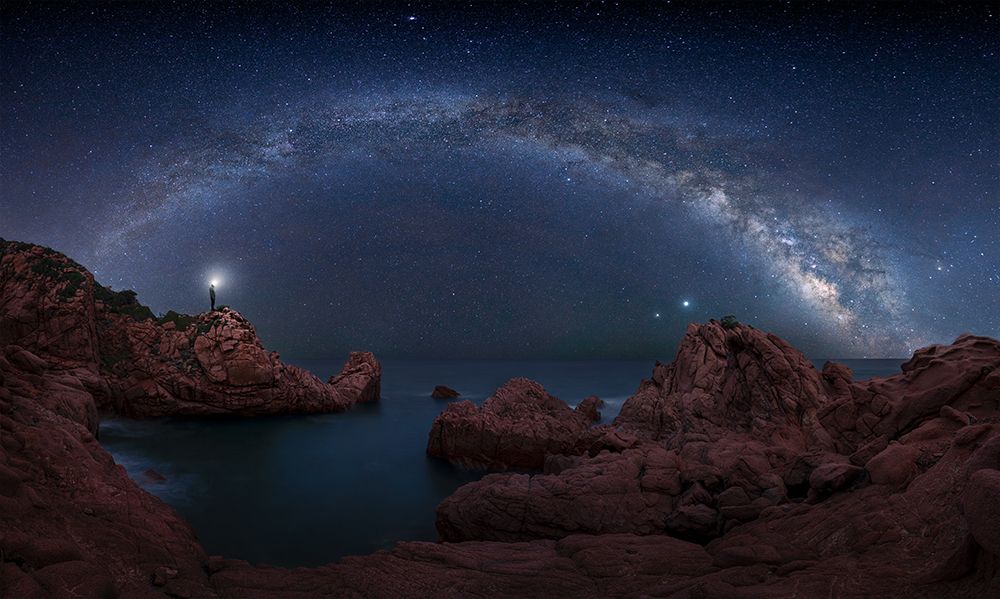 The red rocks in the night