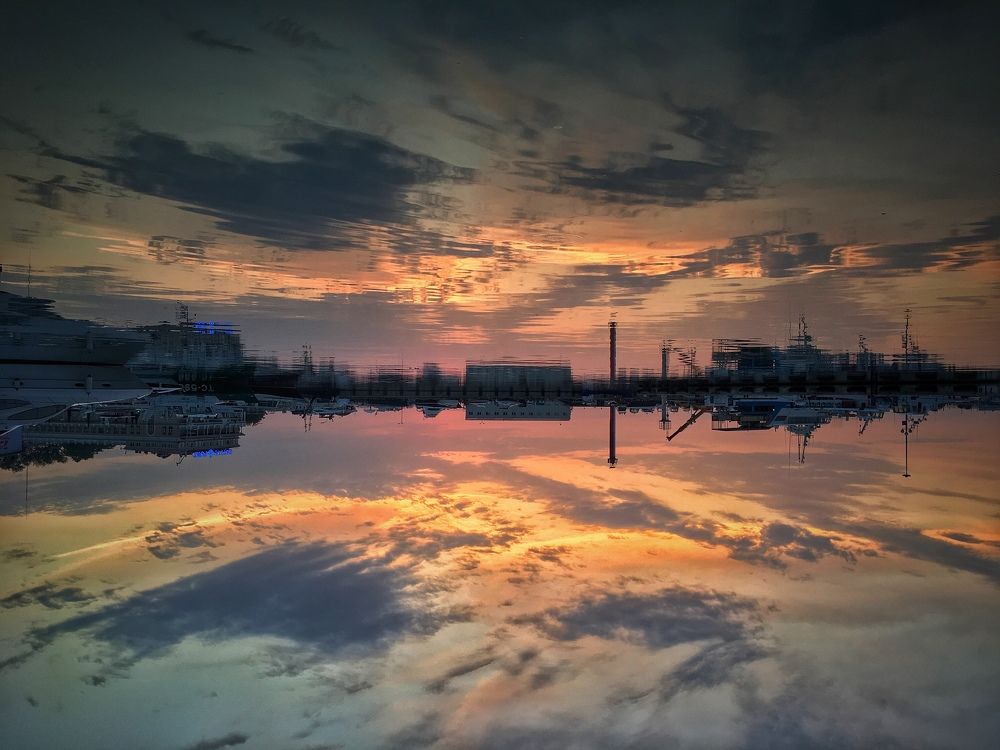 Зазеркалье