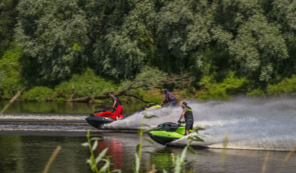 Гонки по реке