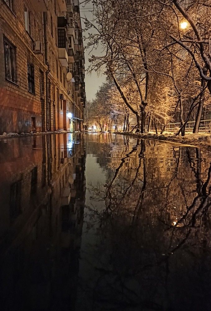 Зазеркалье...