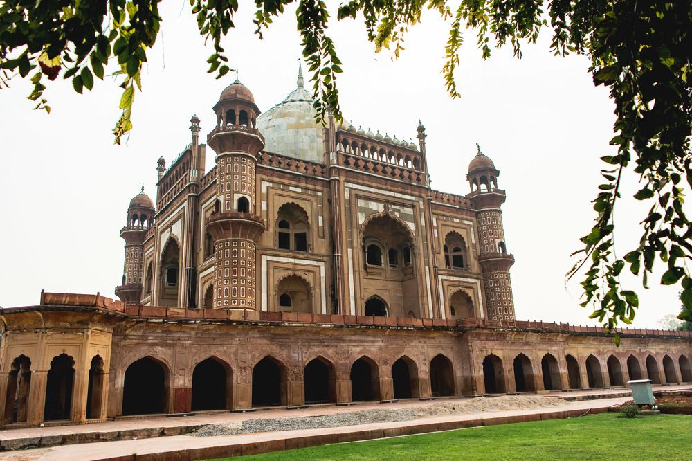 SAFDARJUNG TOMB